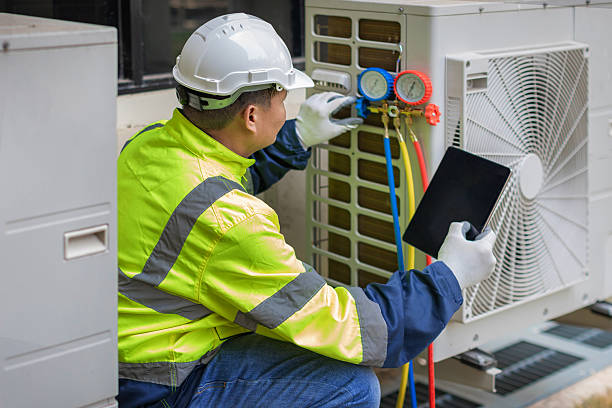 Professional Hvac technician working in North Lewisburg, OH